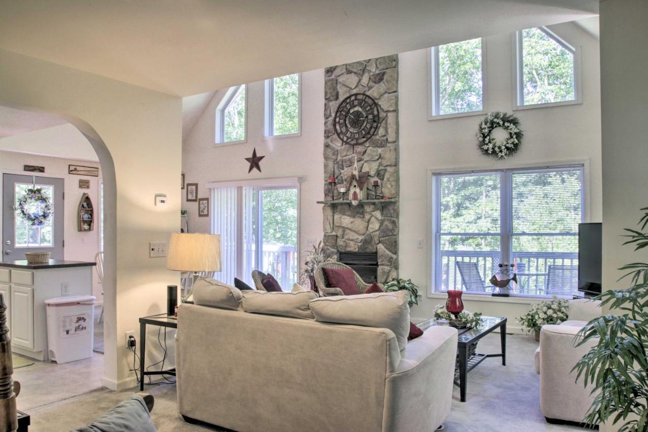 Spacious Home With Deck, Grill And Delaware River View Callicoon Eksteriør bilde