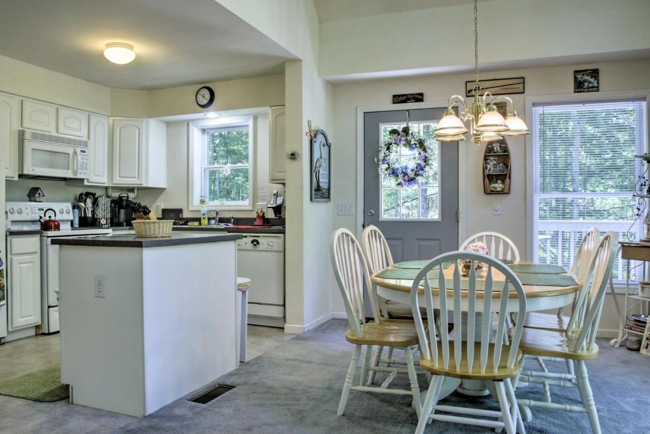 Spacious Home With Deck, Grill And Delaware River View Callicoon Eksteriør bilde